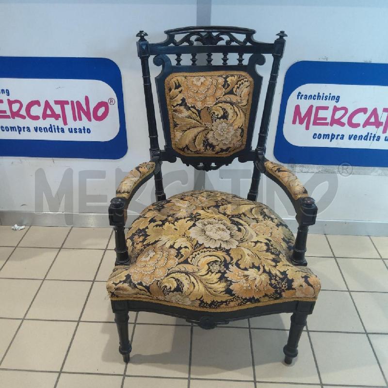 POLTRONCINA LEGNO SCURO TESSUTO DAMASCATO  | Mercatino dell'Usato San maurizio canavese 1