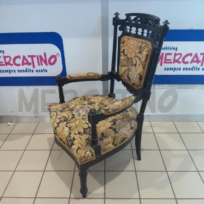 POLTRONCINA LEGNO SCURO TESSUTO DAMASCATO  | Mercatino dell'Usato San maurizio canavese 2