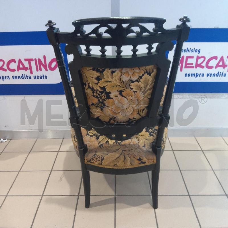 POLTRONCINA LEGNO SCURO TESSUTO DAMASCATO  | Mercatino dell'Usato San maurizio canavese 4