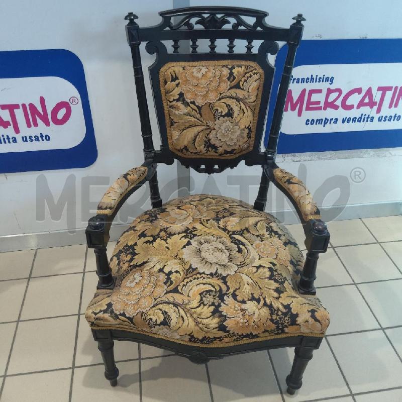 POLTRONCINA LEGNO SCURO TESSUTO DAMASCATO  | Mercatino dell'Usato San maurizio canavese 5