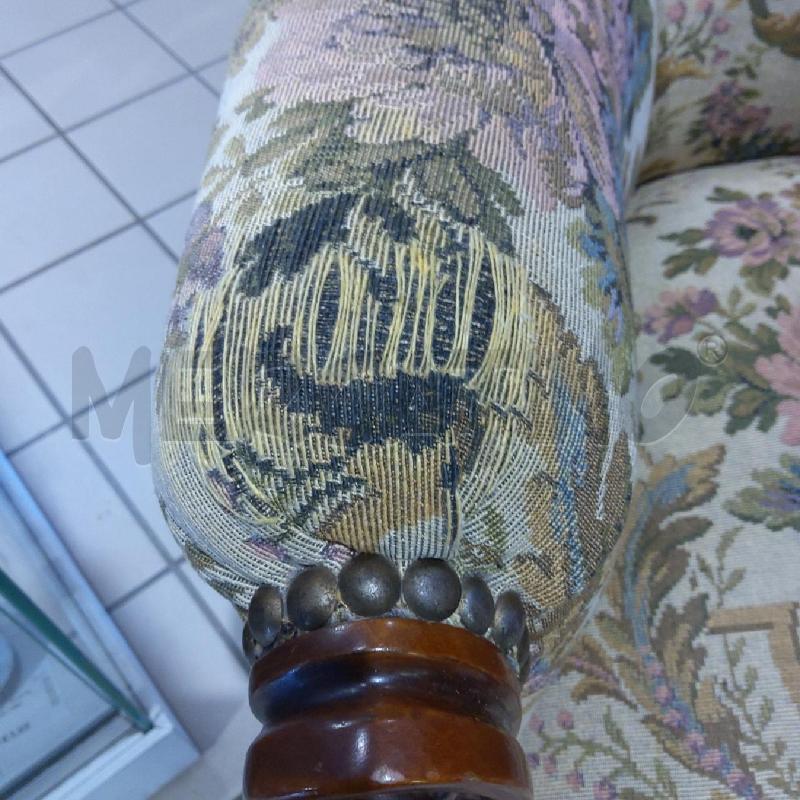 POLTRONCINA TESSUTO FIORATO CABRIOLE | Mercatino dell'Usato San maurizio canavese 5