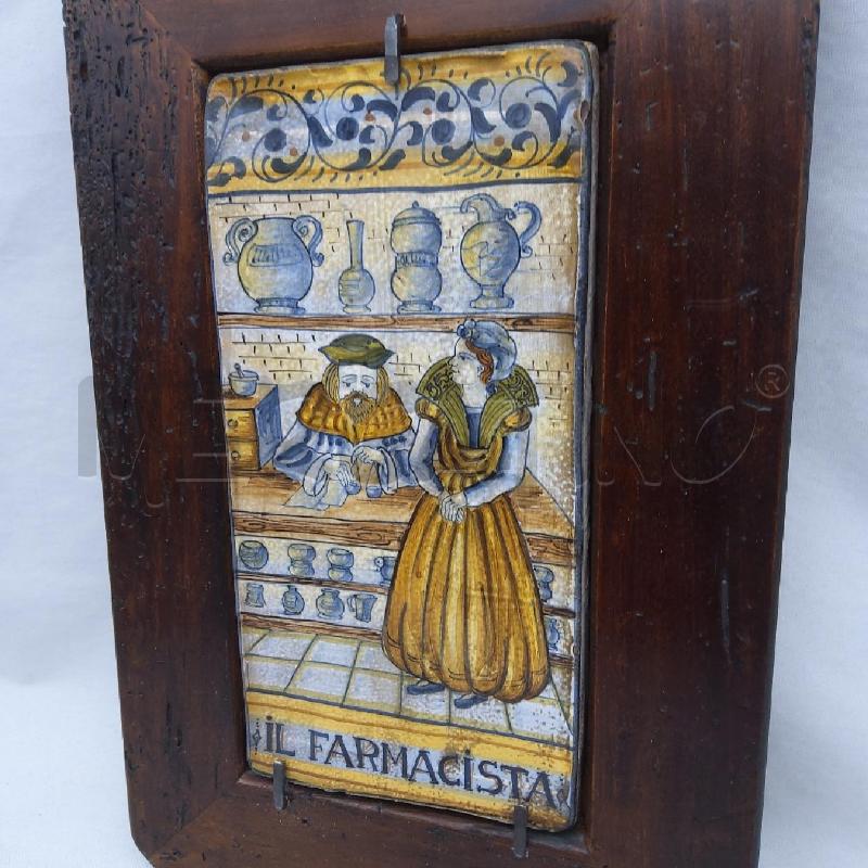 QUADRO PIASTRELLA IL FARMACISTA CORNICE LEGNO | Mercatino dell'Usato San maurizio canavese 3