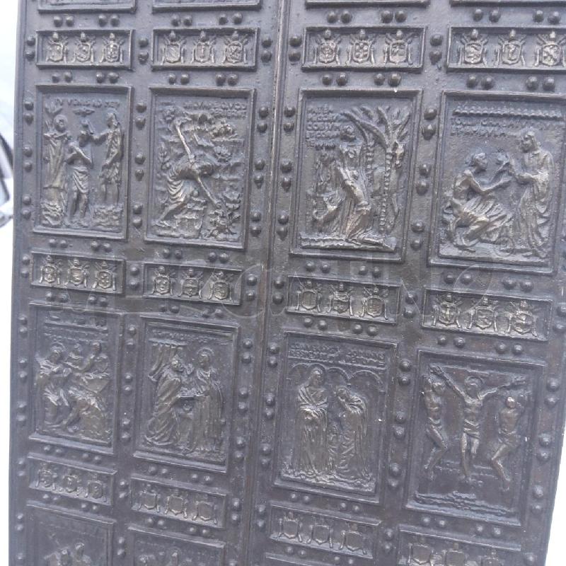 RIPRODUZIONE PORTA SANTA METALLO 19X32 CM | Mercatino dell'Usato San maurizio canavese 2