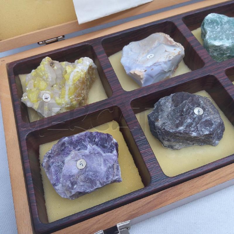 SCATOLA 8 MINERALI | Mercatino dell'Usato San maurizio canavese 3