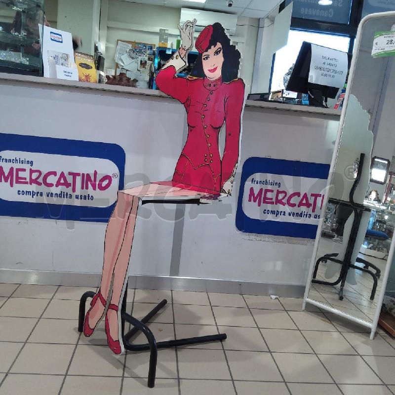 SEDIA SILHOUETTE ANNI 80 DONNA VESTITO ROSSO | Mercatino dell'Usato San maurizio canavese 3