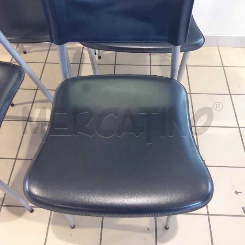 SEDIE PZ. 4 PELLE NERA GAMBE METALLO  | Mercatino dell'Usato San maurizio canavese 3