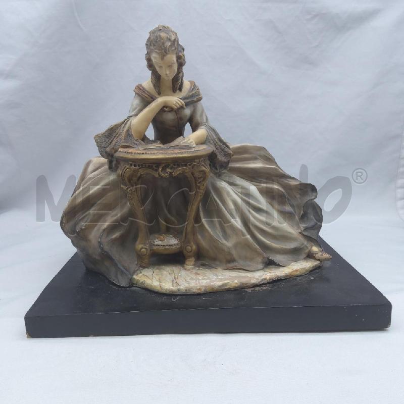 STATUA BRUNO TORNATI DAMA CHE LEGGE TAVOLINO | Mercatino dell'Usato San maurizio canavese 1