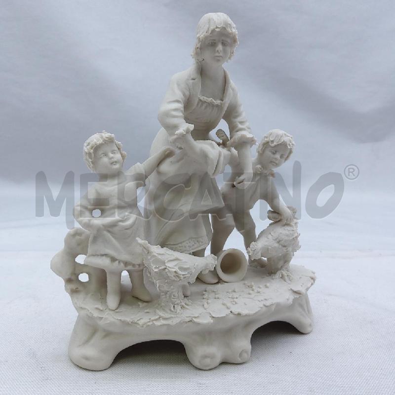 STATUINA BISCUIT DONNA CON BAMBINI E GALLINE | Mercatino dell'Usato San maurizio canavese 4