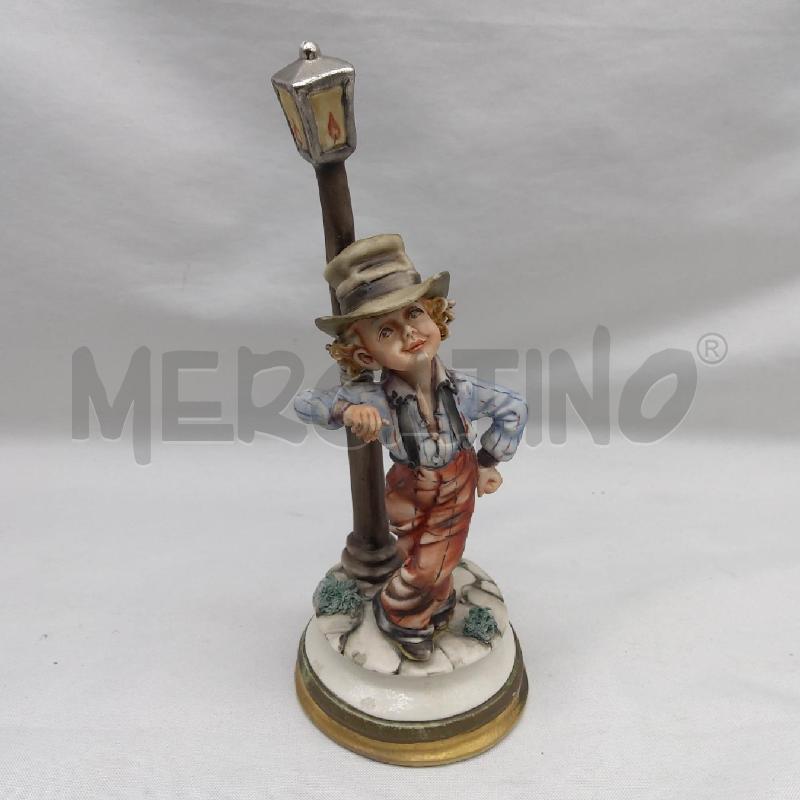STATUINA CAPODIMONTE BIMBO SOTTO LAMPIONE | Mercatino dell'Usato San maurizio canavese 1