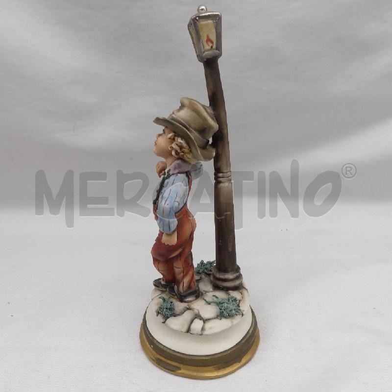 STATUINA CAPODIMONTE BIMBO SOTTO LAMPIONE | Mercatino dell'Usato San maurizio canavese 2