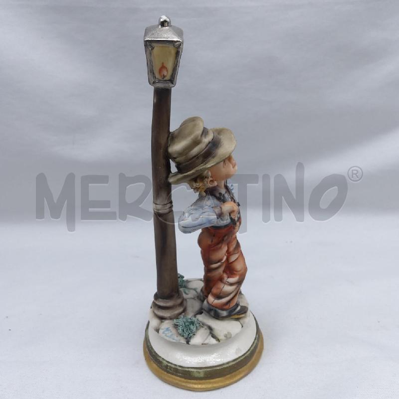 STATUINA CAPODIMONTE BIMBO SOTTO LAMPIONE | Mercatino dell'Usato San maurizio canavese 4