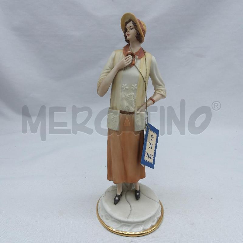 STATUINA CAPODIMONTE DONNA ANNI 30 | Mercatino dell'Usato San maurizio canavese 1