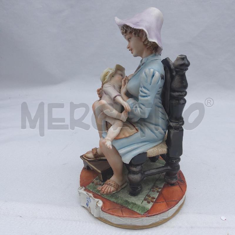 STATUINA CAPODIMONTE MAMMA CHE ALLATTA DIFETTO | Mercatino dell'Usato San maurizio canavese 2
