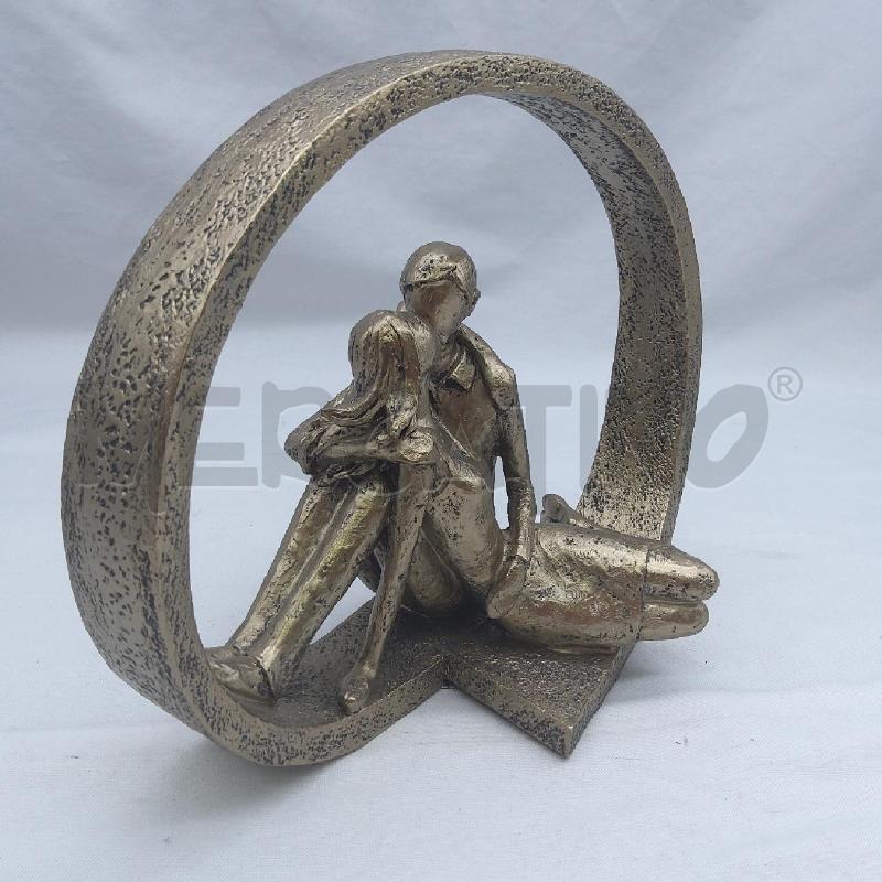 STATUINA COPPIA DORATA CHE SI BACIA NEL CERCHIO | Mercatino dell'Usato San maurizio canavese 2