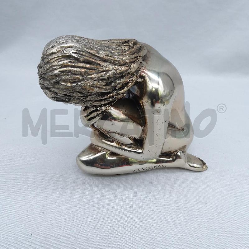 STATUINA DONNA LAMINA INGINOCCHIATA V. SASSINAN | Mercatino dell'Usato San maurizio canavese 1