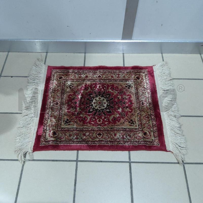 TAPPETINO PERSIANO BORDEAUX 45X55 FRANGE BIANCHE | Mercatino dell'Usato San maurizio canavese 1