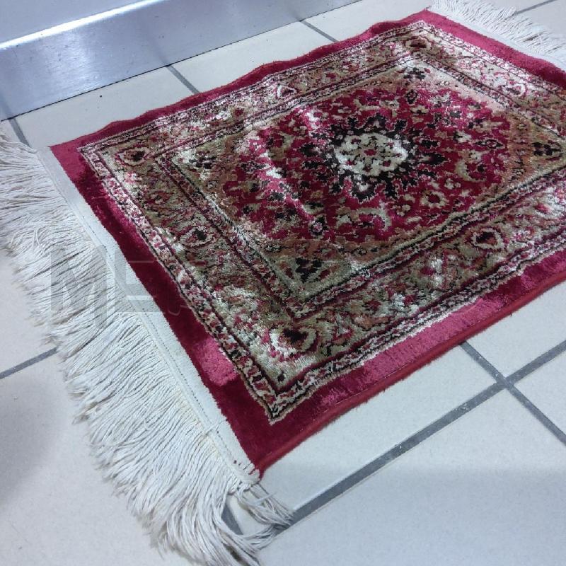 TAPPETINO PERSIANO BORDEAUX 45X55 FRANGE BIANCHE | Mercatino dell'Usato San maurizio canavese 2