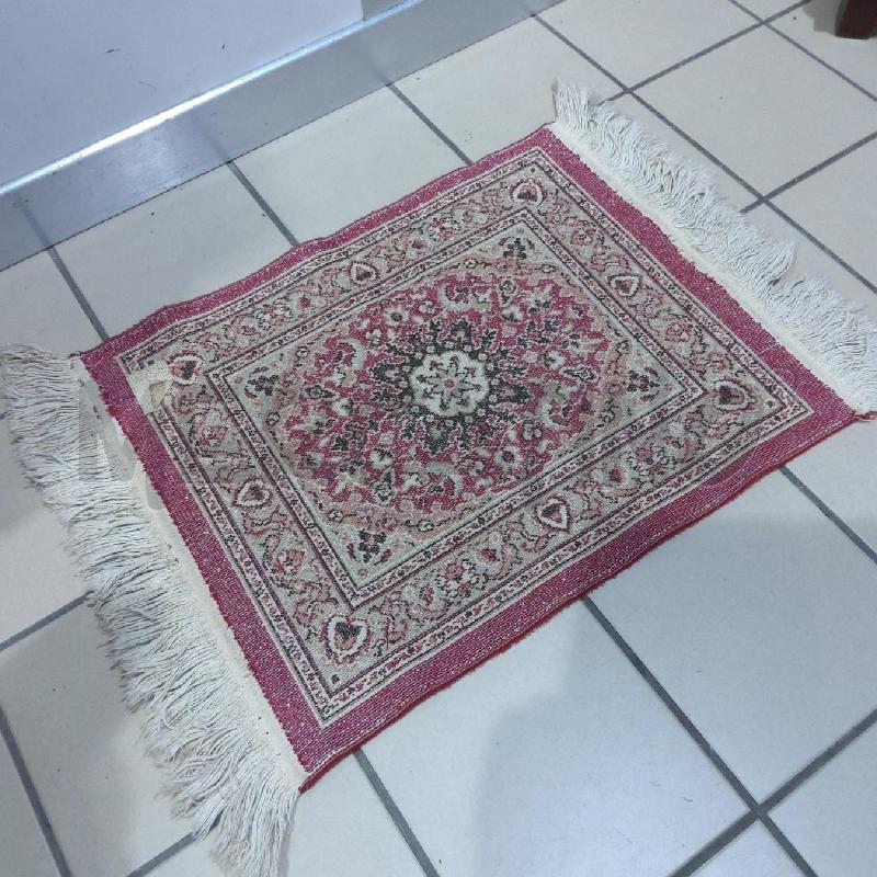 TAPPETINO PERSIANO BORDEAUX 45X55 FRANGE BIANCHE | Mercatino dell'Usato San maurizio canavese 3