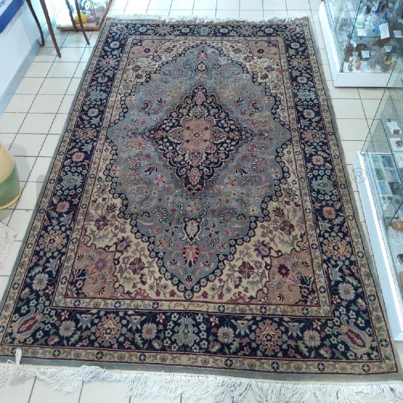 TAPPETO RETTANGOLARE 130 X 70 TORTORA BLU FRANGE BIANCHE | Mercatino dell'Usato San maurizio canavese 1