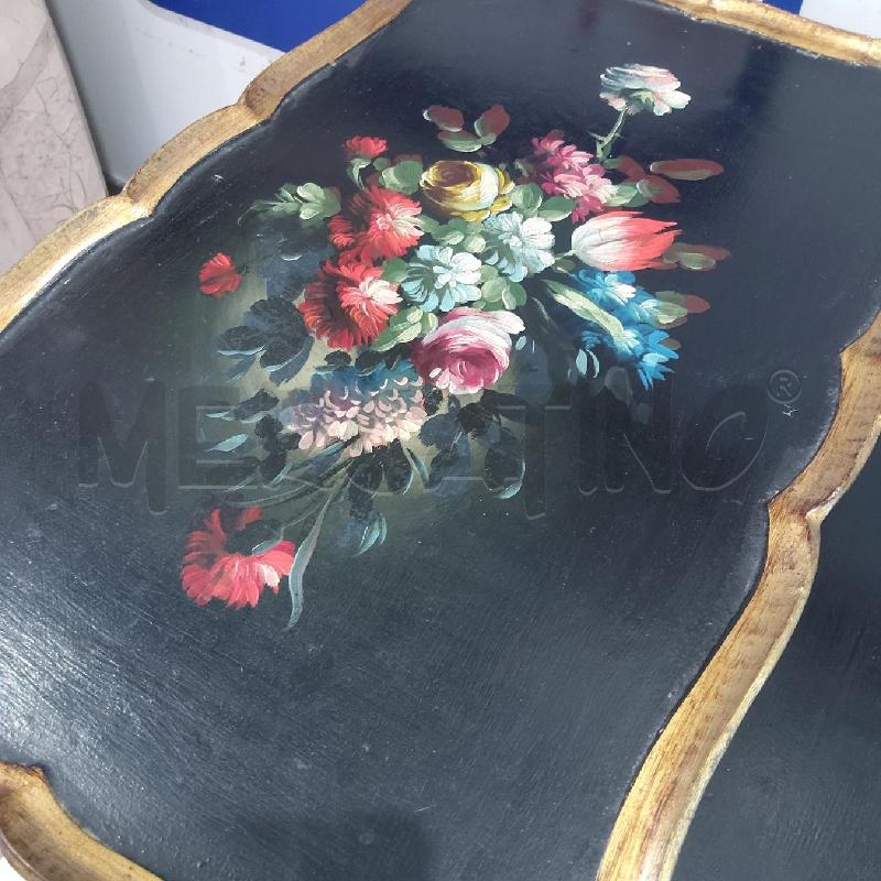 TAVOLINI TRIS CABRIOLE DORATI NERO DECORO FLOREALE | Mercatino dell'Usato San maurizio canavese 4