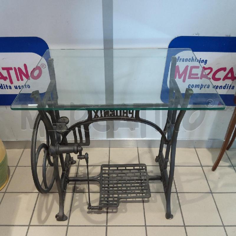 TAVOLINO MACCHINA CUCIRE PIANO VETRO | Mercatino dell'Usato San maurizio canavese 1