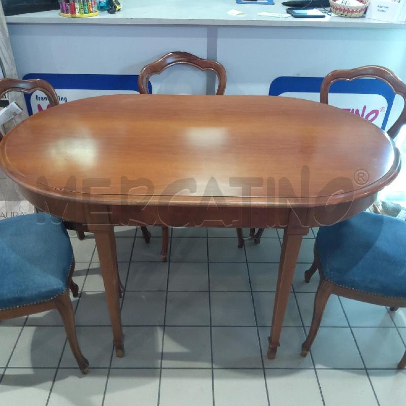 TAVOLO OVALE LEGNO E 5 SEDIE IMBOTTITE BLU | Mercatino dell'Usato San maurizio canavese 3