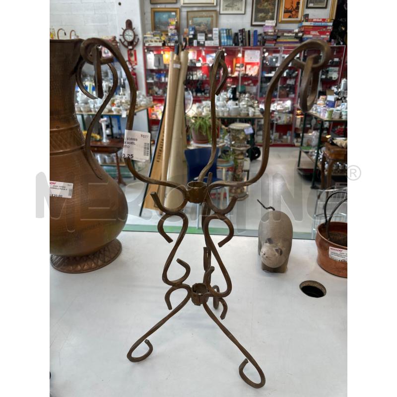 ALZATINA 3 PIEDI ANELLI FERRO BATTUTO PORTA VASO | Mercatino dell'Usato Chivasso 1