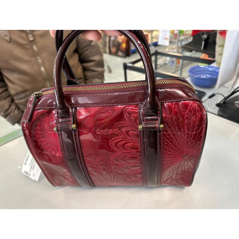 BORSA DONNA BORDEAUX VERNICE DESIGUAL NO TRACOLLA  | Mercatino dell'Usato Chivasso 1