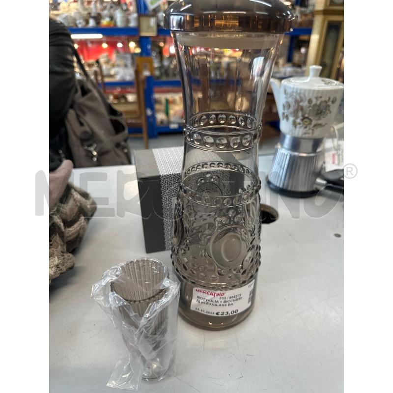 BOTTIGLIA + BICCHIERINI PLEXIGLASS BACI MILANO  | Mercatino dell'Usato Chivasso 1