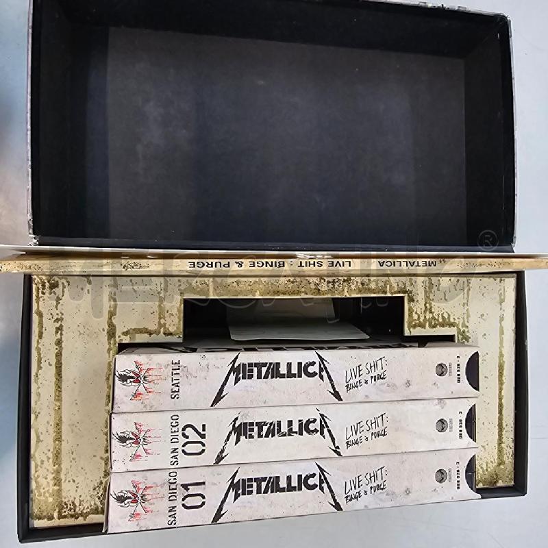 COFANETTO METALLICA LIVE SH!T & PURGE BOX - MANCANO I CD | Mercatino dell'Usato Chivasso 2