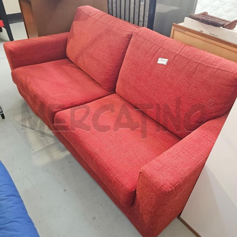 DIVANO ROSSO IN TESSUTO | Mercatino dell'Usato Chivasso 1