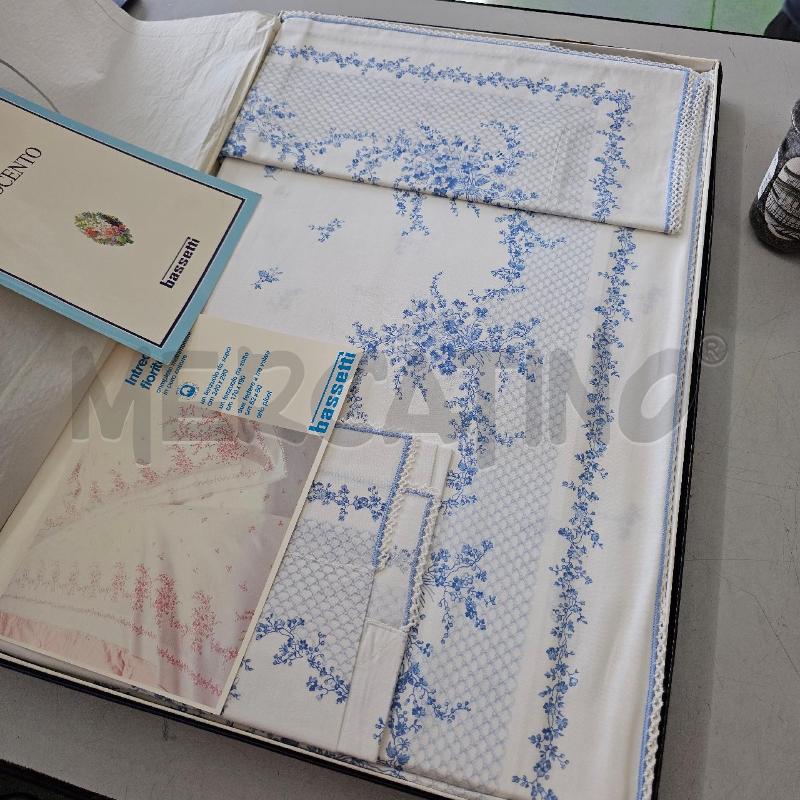 LENZUOLO MATRIMONIALE BASSETTI BIANCO AZZURRO INTRECCIO FIORITO | Mercatino dell'Usato Chivasso 1