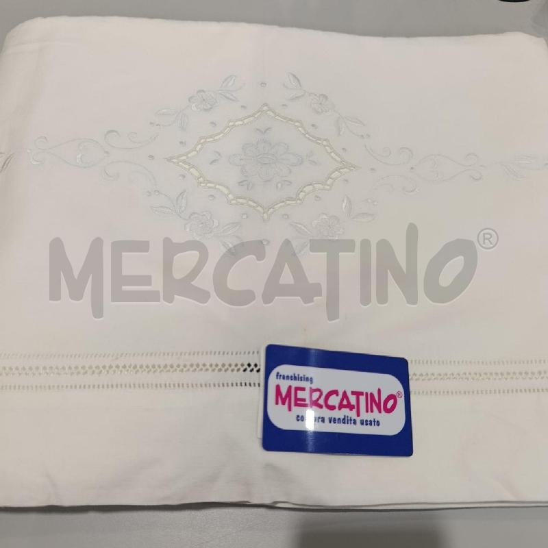 LENZUOLO MATRIMONIALE RICAMO FIORI AZZURRINO + FEDERE | Mercatino dell'Usato Chivasso 1