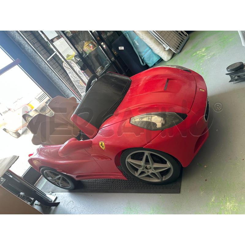 MACCHININA ELETTRICA FERRARI CALIFORNIA DUE POSTI PROVVISTA DI BATTERIA MA NON DI CARICATORE QUINDI  | Mercatino dell'Usato Chivasso 1