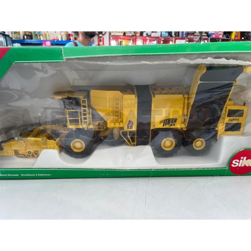 MODELLINO SIKU FARFMER 4060  1:32 SCATOLA | Mercatino dell'Usato Chivasso 1