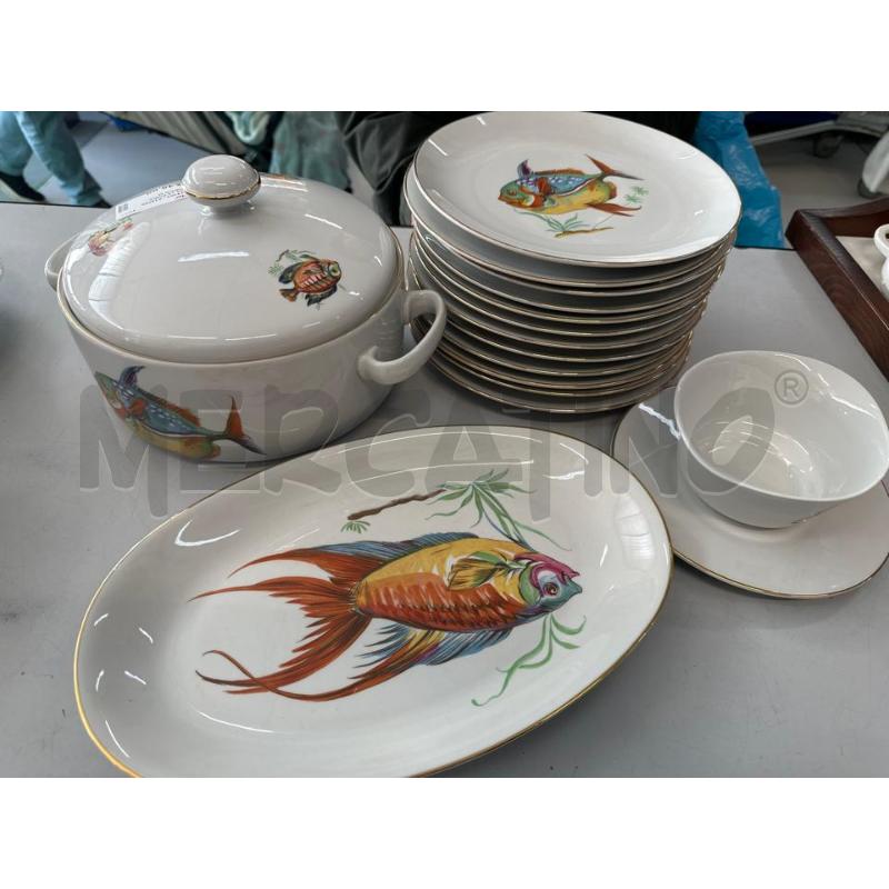 PIATTI PZ. 12 +2 PORTATE + ZUPPIERA MONOPOLI DA PESCE  | Mercatino dell'Usato Chivasso 1
