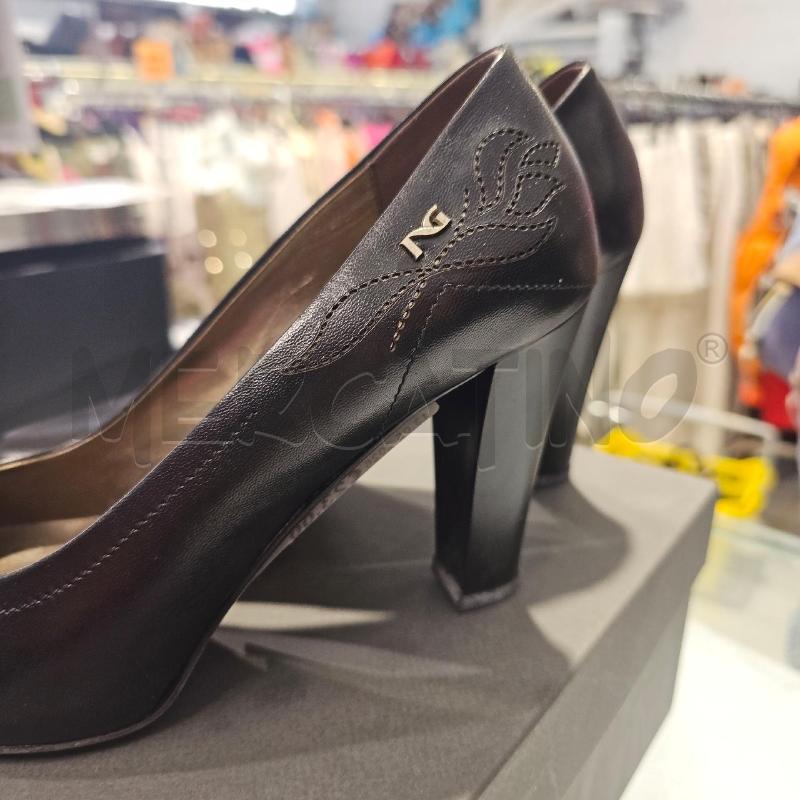 SCARPE DONNA NERO GIARDINI TACCO NERE MOTIVO LATERALE | Mercatino dell'Usato Chivasso 2