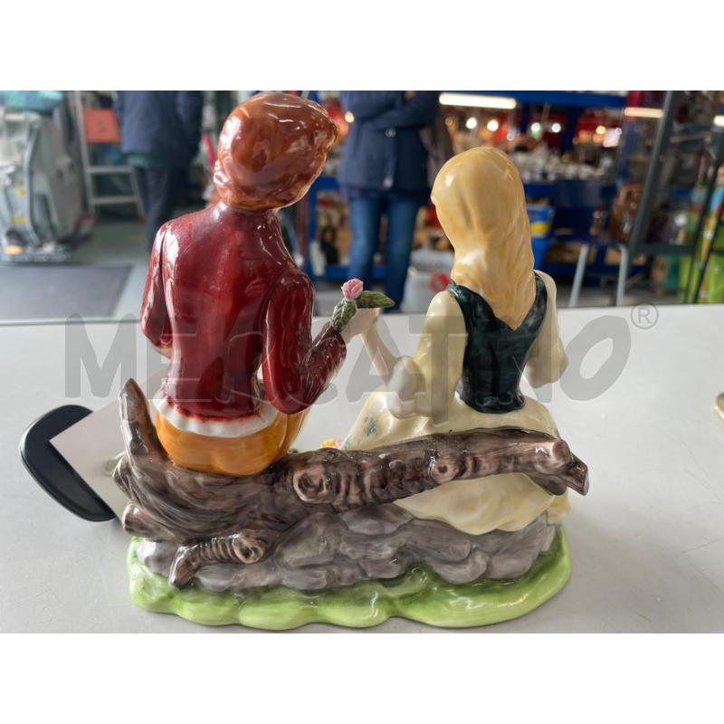STATUA INNAMORATI CAPODIMONTE SCHEGGIA DITA UOMO | Mercatino dell'Usato Chivasso 4