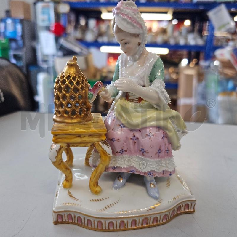 STATUA ROYAL VIENNA PORCELLAIN FIGURE 18TH DAMA CON UCCELLINO | Mercatino dell'Usato Chivasso 1
