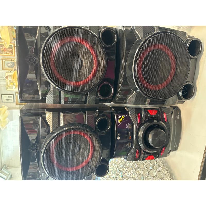 STEREO LG CON CASSE E SUB CHIAVETTA BLUETOOTH 700 W NERO  | Mercatino dell'Usato Chivasso 1