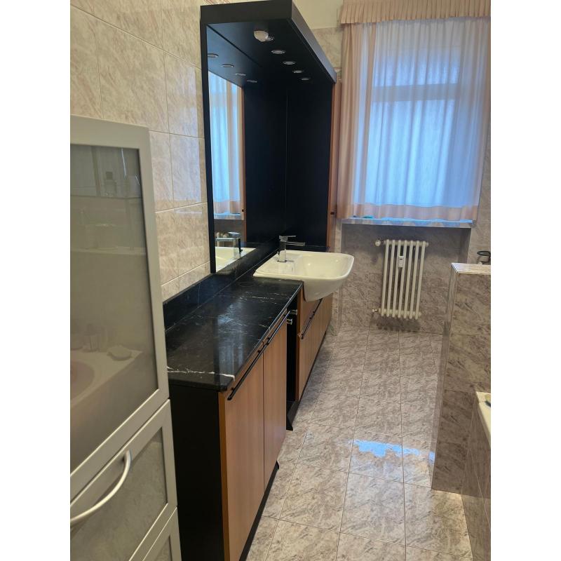 BAGNO MARMO NERO  | Mercatino dell'Usato Avigliana 1