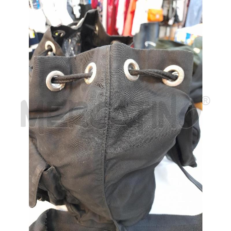 ZAINO DONNA PRADA IN NYLON NERO CON HARDWARE ARGENTATA  | Mercatino dell'Usato Avigliana 4