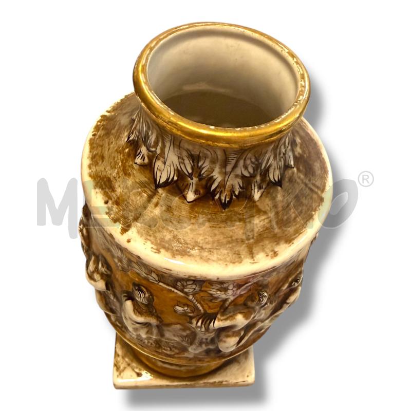 CAPODIMONTE VASO DECORI A BASSORILIEVO 20 CM | Mercatino dell'Usato Osasco 3