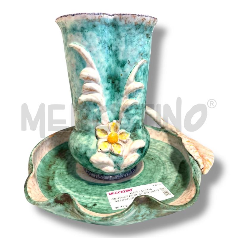CENTROTAVOLA CON VASO  AZZURRINO E FOGLIA RILIEVO 22 CM | Mercatino dell'Usato Osasco 1