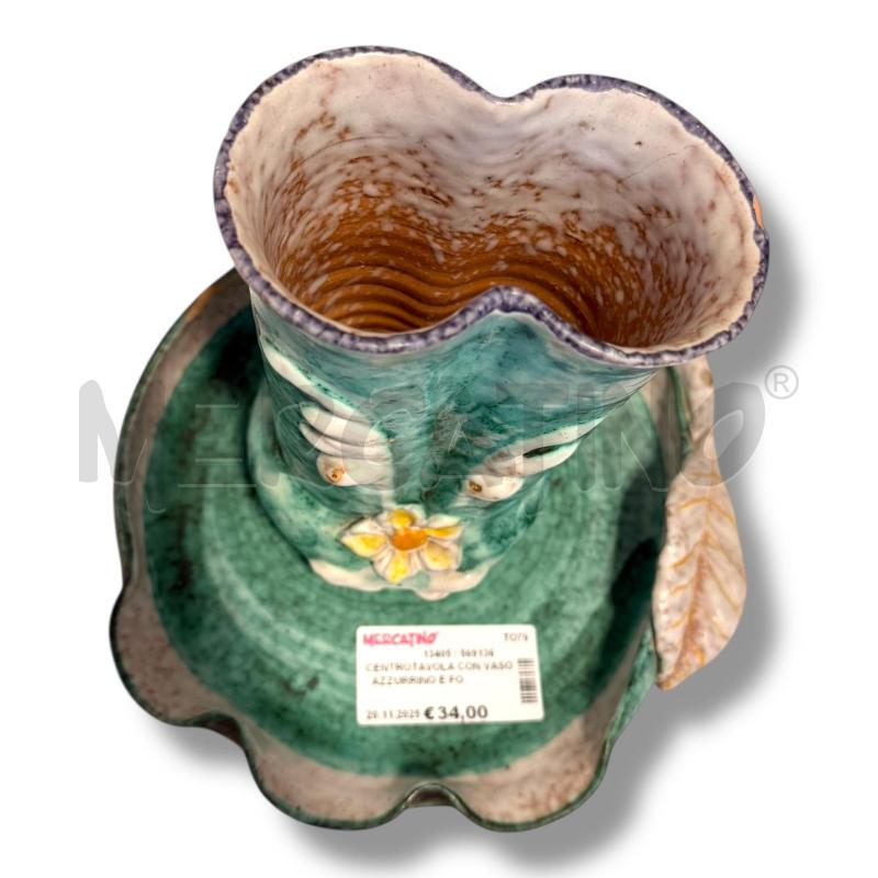 CENTROTAVOLA CON VASO  AZZURRINO E FOGLIA RILIEVO 22 CM | Mercatino dell'Usato Osasco 2