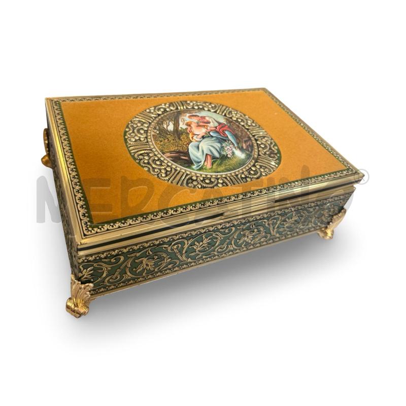 COFANETTO IN LATTA LEGGERA ANNI 70 NEOBAROCCO 24X15X9 CM | Mercatino dell'Usato Osasco 1
