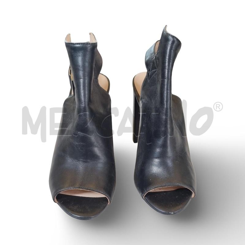 SANDALI DONNA GUESS NERO CON FIBBIA  | Mercatino dell'Usato Osasco 2