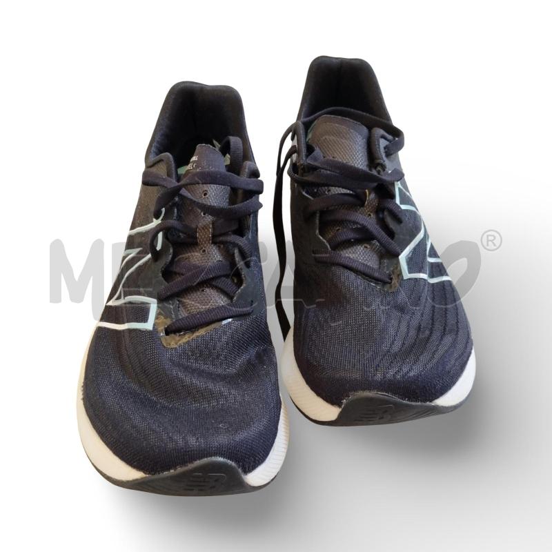 SCARPE DONNA GINNASTICA NERE NEW BALANCE FUELCELL | Mercatino dell'Usato Osasco 2