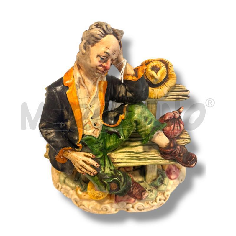 STATUETTA CAPODIMONTE UOMO SEDUTO PANCHINA | Mercatino dell'Usato Osasco 2