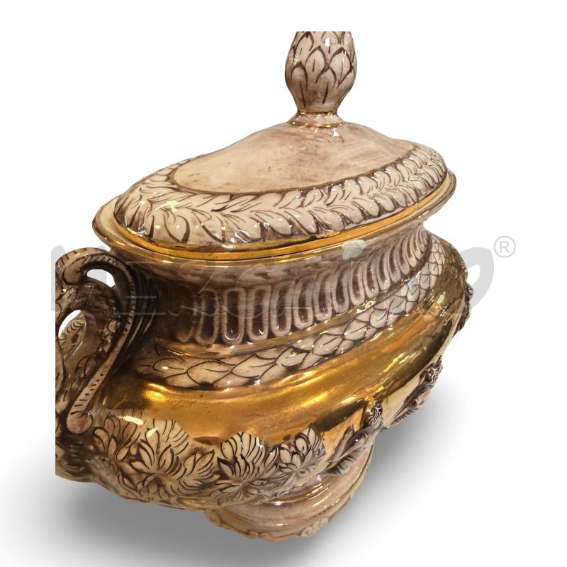 VASO CAPODIMONTE OVALE BEIGE E DORATO(LIEVE SBACCATURA) | Mercatino dell'Usato Osasco 3
